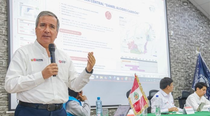 Ministro regresa a Lima y no va a Huancavelica donde acatan un paro indefinido