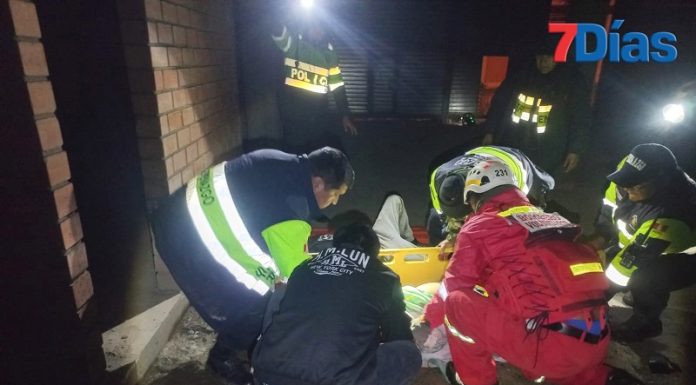 Fallece jovencito que cayó desde 5 metros y su amiga está lucha por su vida