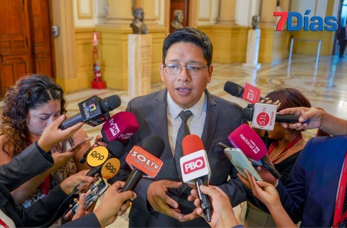 Ilich López presenta proyecto de ley para reducir el IGV a 15%