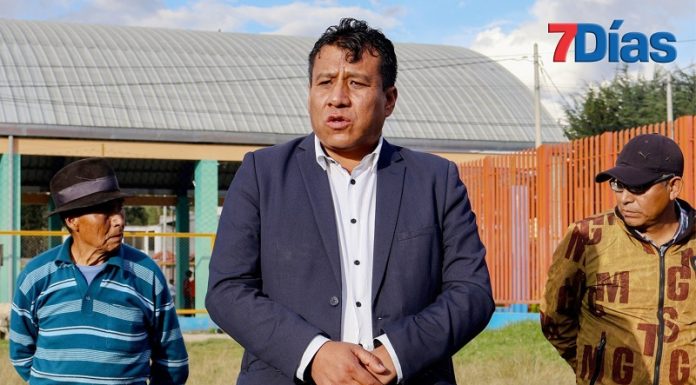 Alcalde de Cajas, que designó a gerente con título falso, se salva de ser vacado