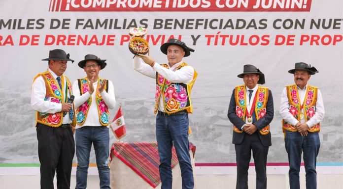 Llallico declara hijos predilectos a Waldemar Cerrón, Ilich López y Edgard Reymundo