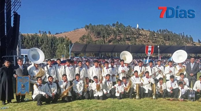 Seminario San Juan María Vianney de Huancavelica gana concurso de bandas escolares