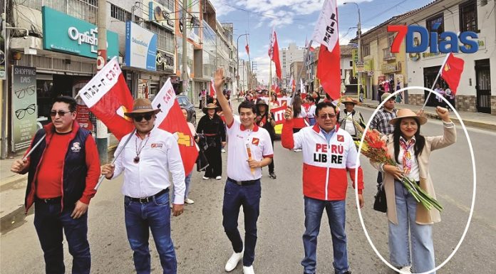 Haber participado de una marcha de Perú Libre le pasa factura a la consejera Kely Flores