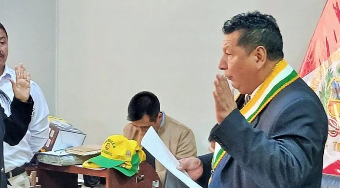 Alcalde de El Tambo rompe récord cambiando a 198 funcionarios de confianza
