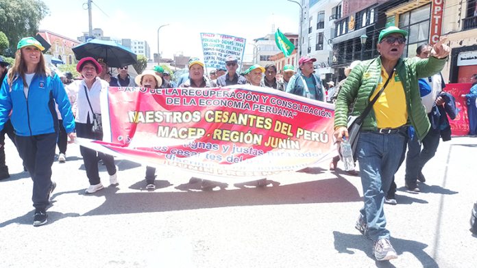 Maestros anuncian huelga si no se publica la ley de ‘pensiones dignas’