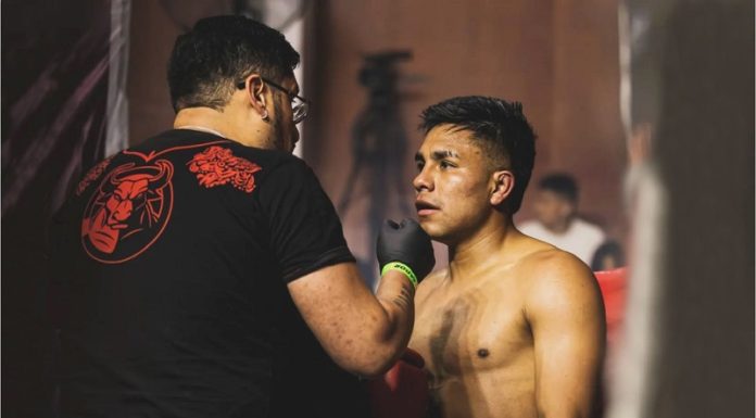 Omar Pecho se corona bu campeón del Sudamericano de Kick Boxing
