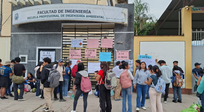 Estudiantes de UNISCJSA acatan paro exigiendo renuncia de Comisión Organizadora