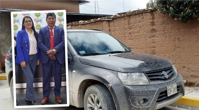 Secretaria municipal se pasea en camioneta de proveedor de la misma comuna
