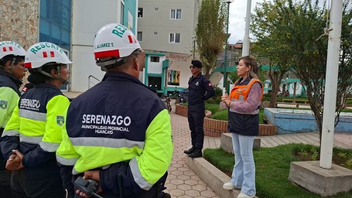 Serenos de Huancayo van en búsqueda de profesora desaparecida hace trece días
