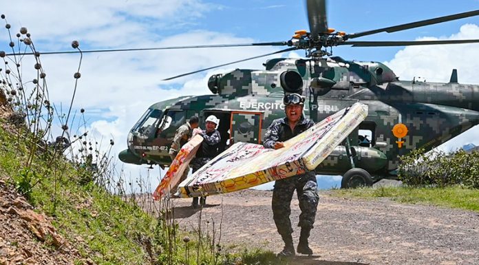 Vía aérea llevan ayuda para equipos de búsqueda de la profesora Luz Lindo