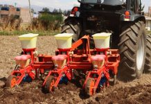 En la UNCP crean arado que deshierba, labra, siembra y abona simultáneamente