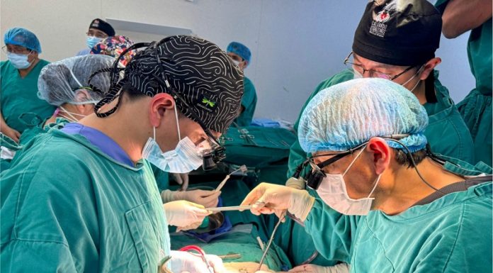 Realizan operaciones al corazón inclusive paralizando su funcionamiento