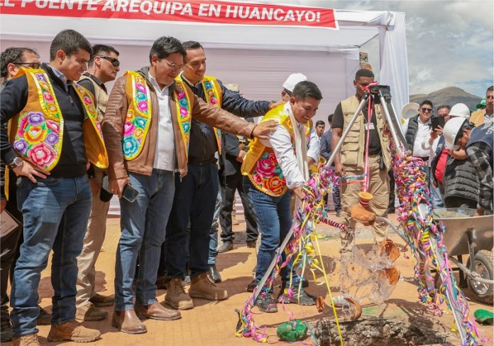 Primera piedra de puente Arequipa 2