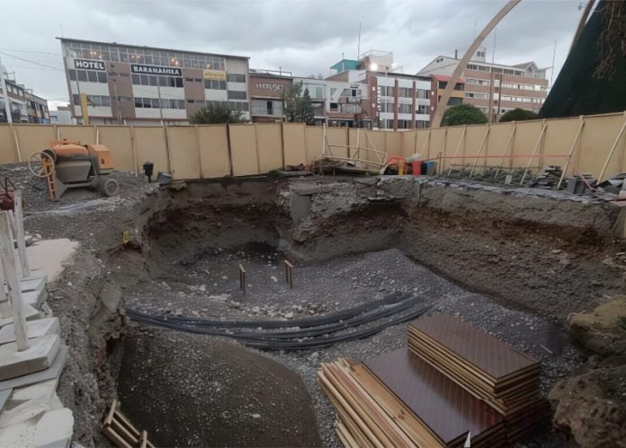 Obra de Plaza de la Constitución paralizada hace más de diez días