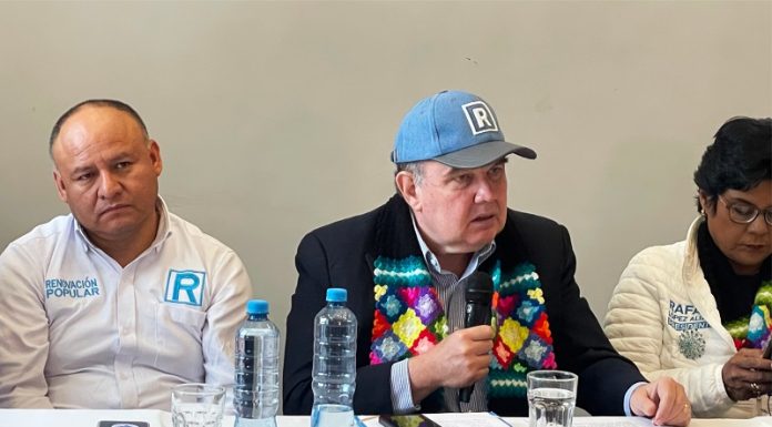 Rafael López Aliaga pierde los papeles cuando le hacen referencia a Cerrón