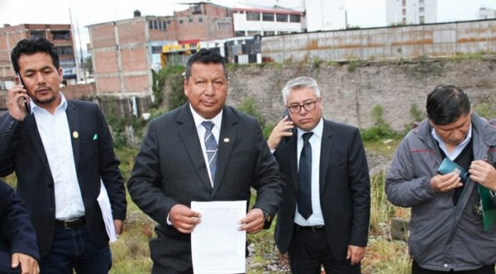 Contraloría halla responsabilidad penal y administrativa en alcalde Llallico por compra de terreno