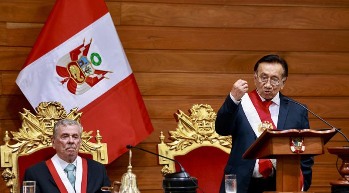 José Balcázar jura como nuevo presidente de la República