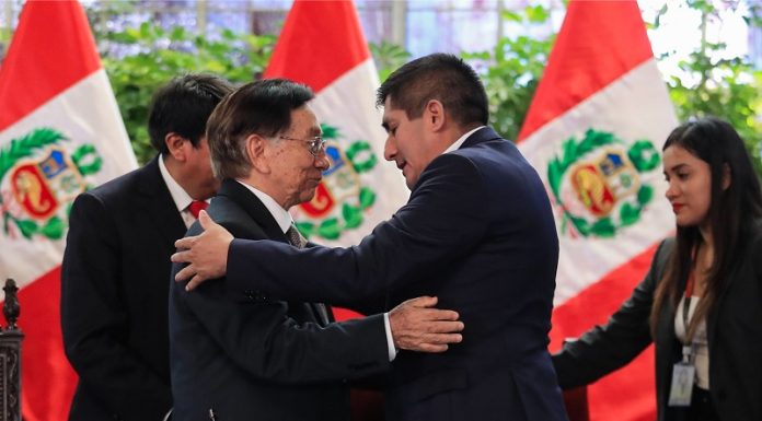 Gobernador de Junín y alcaldes se reúnen con nuevo presidente José Balcázar