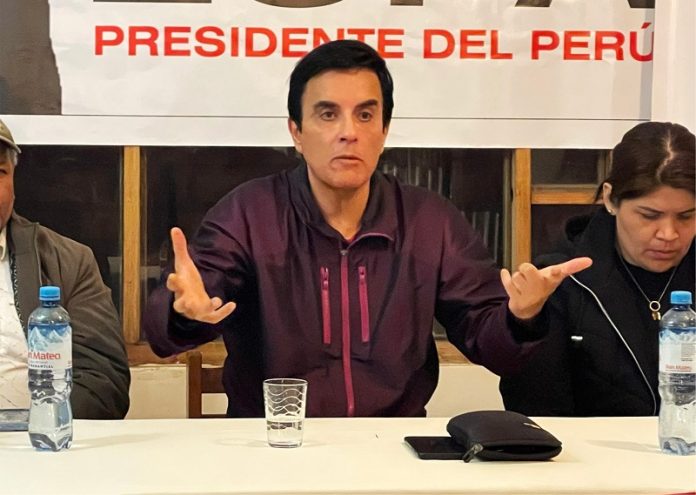 Carlos Espá en Huancayo anuncia sueldo mínimo para todos los soldados
