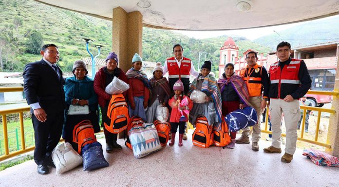 Ministro de Trabajo llega a Molinos con ayuda humanitaria y anuncia empleos temporales