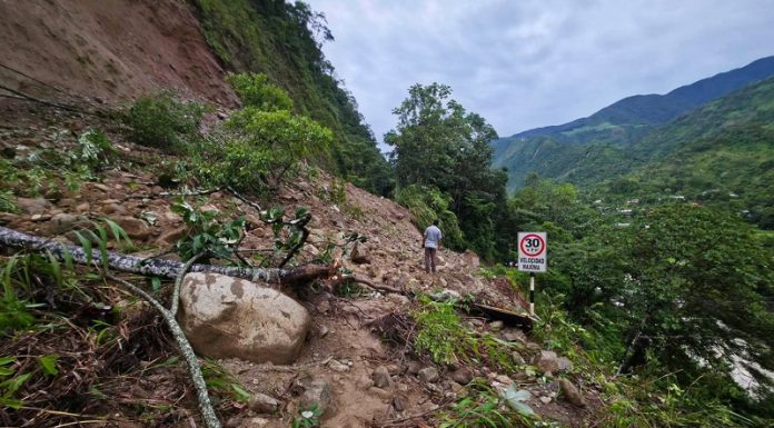 Pase bloqueado a Seva Central por derrumbe en el sector El Naranjal – San Ramón
