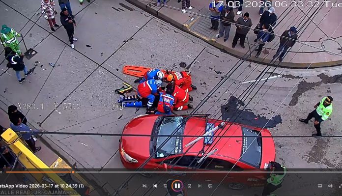 Motociclista que colisionó con un auto no resistió y dejó de existir