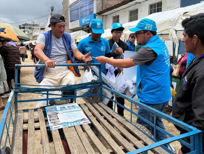 Alvaro Rojas recorre todos los mercados de Junín y recoge las demandas de los comerciantes