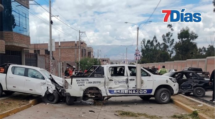 Cuádruple choque, incluido camioneta de Serenazgo, cerca al puente Cantuta en El Tambo