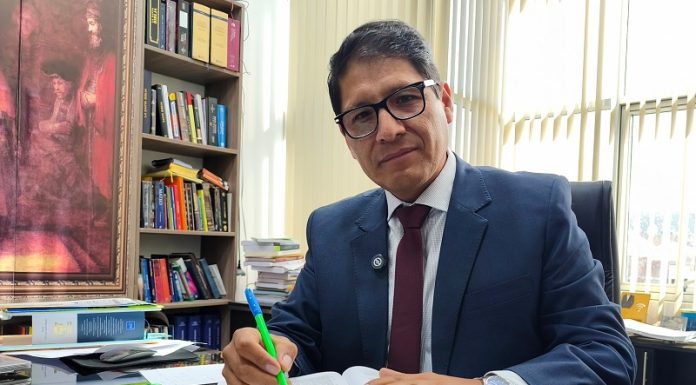 Un evangélico postula para senador con Perú Libre, un partido de izquierda