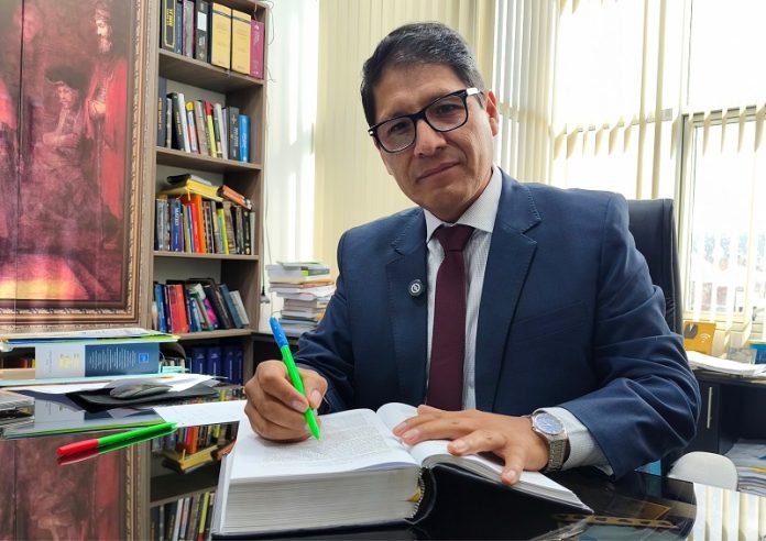 Un evangélico postula para senador con Perú Libre, un partido de izquierda