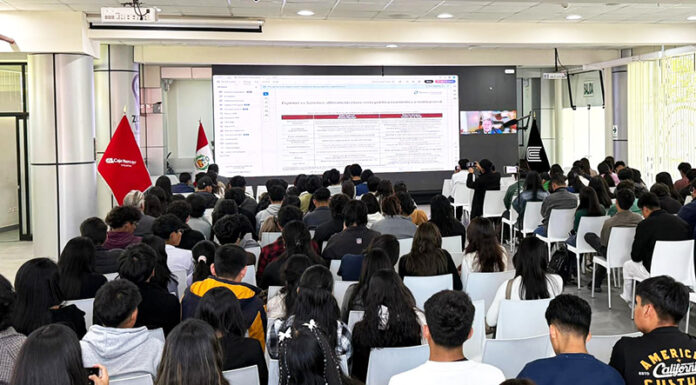I Convención de Economía y Finanzas UC reúne a más de 600 participantes con referentes del sector