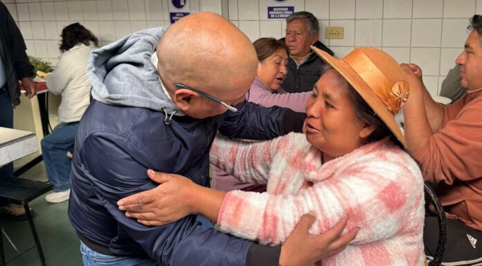 Rafael Meza recorre El Tambo y reconoce el esfuerzo de las mujeres que trabajan para sostener a sus familias