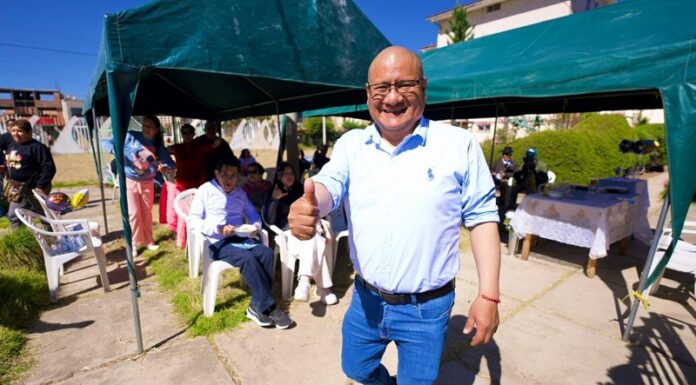 Papás de asociación de vivienda Fonavi respaldan propuestas de Rafael Meza sobre seguridad y limpieza pública