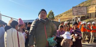 Rafael Meza acompañó a los familiares de las víctimas del sismo en Pumpunya