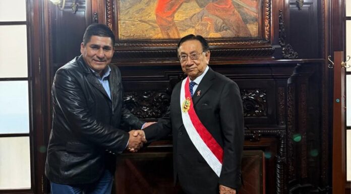 Gobernador presenta pedido de obras a Balcázar, quien dejará el cargo dentro de 4 días