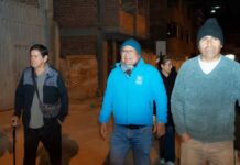 Rafael Meza visita la Av. Salaberry donde vecinos exigen acelerar las obras de drenaje, desagüe, pistas y veredas