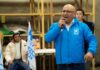 Rafael Meza visita la Av. Salaberry donde vecinos exigen acelerar las obras de drenaje, desagüe, pistas y veredas