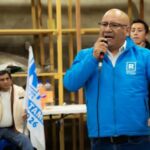 Rafael Meza visita la Av. Salaberry donde vecinos exigen acelerar las obras de drenaje, desagüe, pistas y veredas