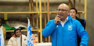 Rafael Meza visita la Av. Salaberry donde vecinos exigen acelerar las obras de drenaje, desagüe, pistas y veredas