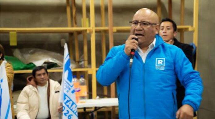 Rafael Meza visita la Av. Salaberry donde vecinos exigen acelerar las obras de drenaje, desagüe, pistas y veredas