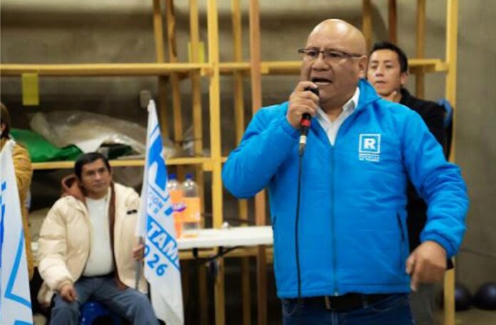 Rafael Meza visita la Av. Salaberry donde vecinos exigen acelerar las obras de drenaje, desagüe, pistas y veredas