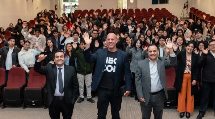 CAENE y UTP Huancayo reunieron a líderes empresariales y estudiantes para analizar los desafíos de la región
