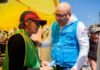 Rafael Meza llega a la feria semanal de Juna Parra sdel Riego para escuchar, atender y solucionar