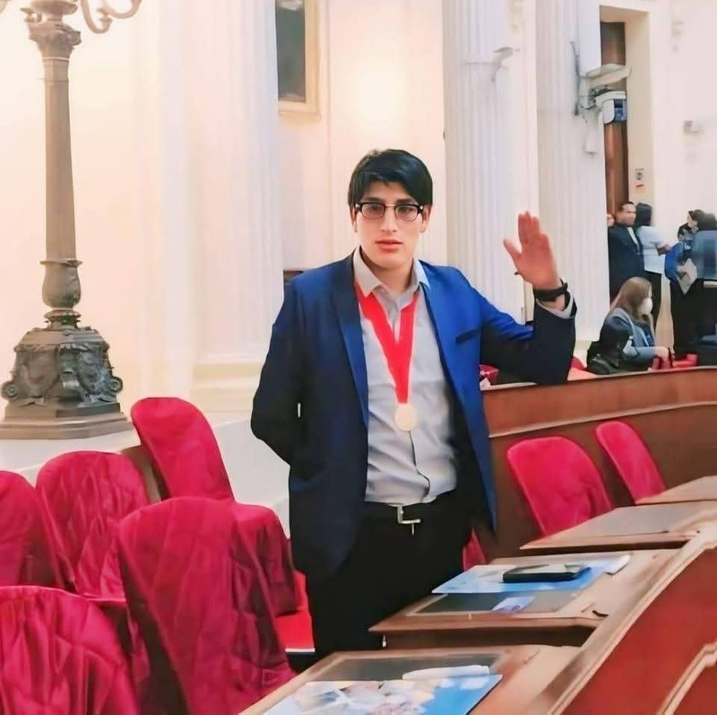 Jonel Rosales formó parte del Parlamento Joven.